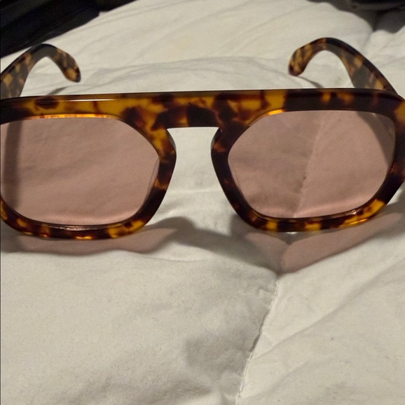 Tortoise Shell Sunglasses - Picture 4 of 6